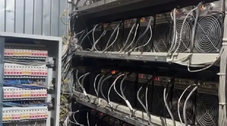 
			В Ставрополье семейная пара организовала в гараже ферму для майнинга		